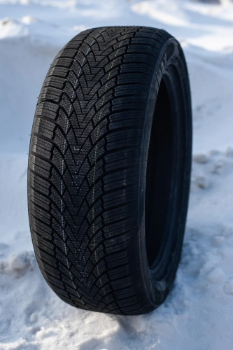 фото протектора и шины WINTERHAWKE I Шина ZMAX WINTERHAWKE I 195/70 R14 91T